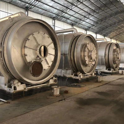 Direktheizung 15 TPD Abfallreifen Öl Pyrolyse Maschine für Ölrecycling 2800mm*7700mm